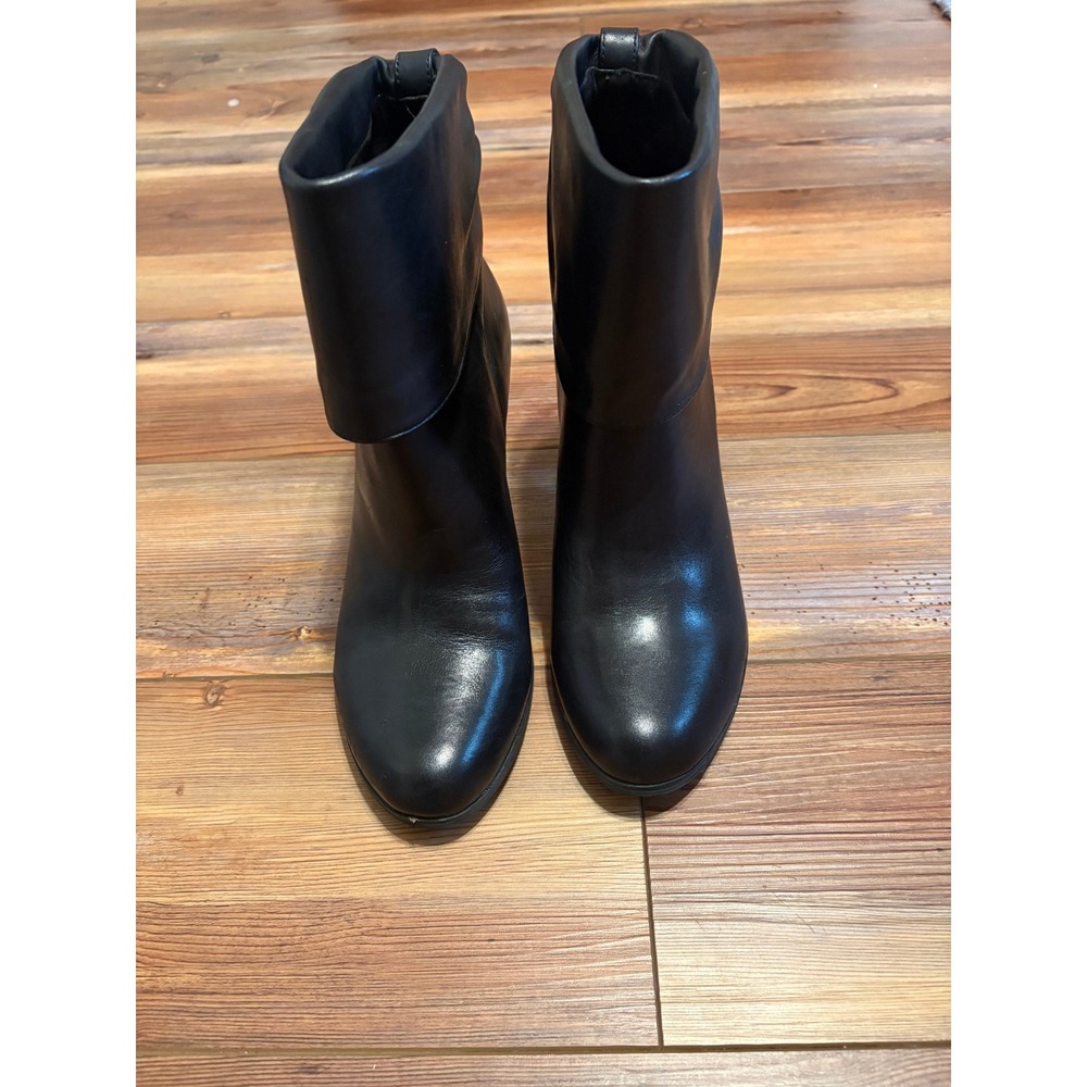 BCBGeneration Womens Black Leather Fold Over Cuff Ankle Boots 3 Inch Heel sz 8.5